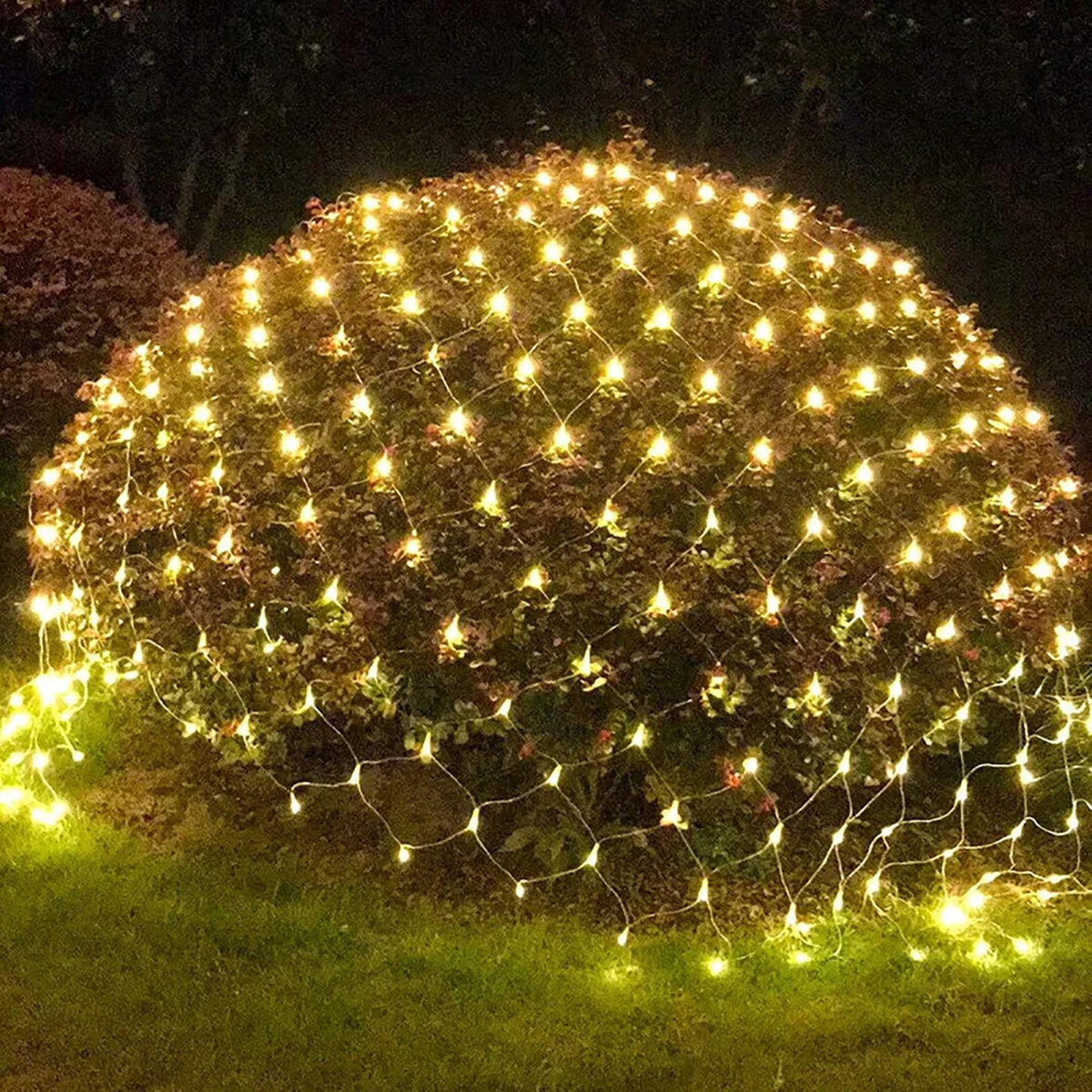 Garden Net Lights- Battery Operated 672 LED Waterproof Net Mesh Lights with 8 Modes- 6x4M Fairy String Lights for Outdoor Indoor Christmas Tree- Bush- Backyard- Garden- Party Décor.