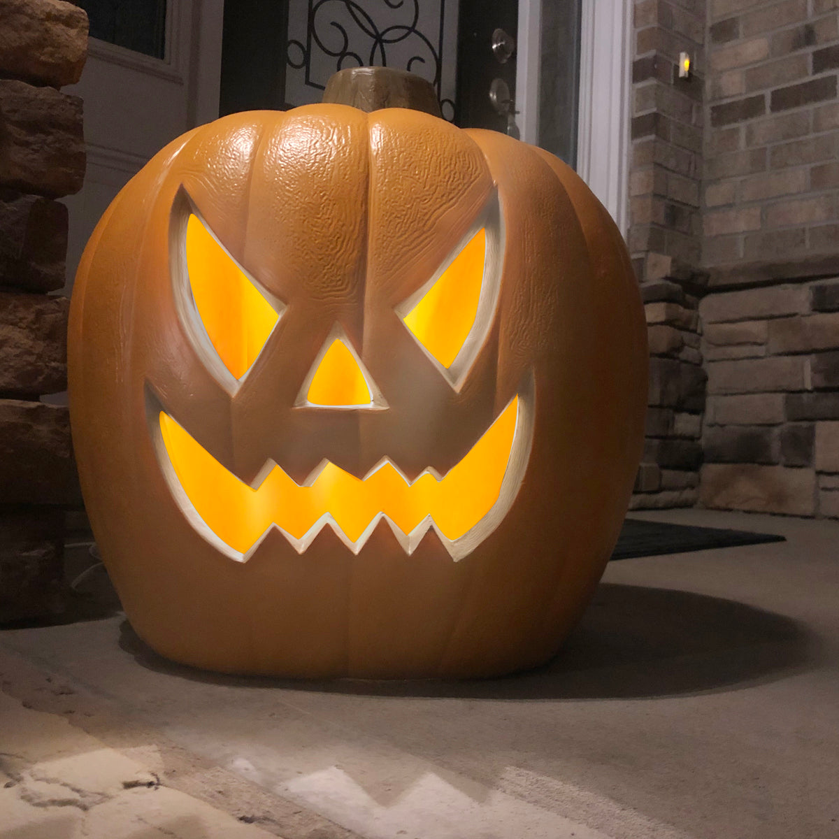 Gamexcel 2-Pack Lighted Jack O Lantern Pumpkins, 20 in and 10 in Pre-Lit LED Halloween Decorations for Porch, Yard and Indoor Outdoor Use