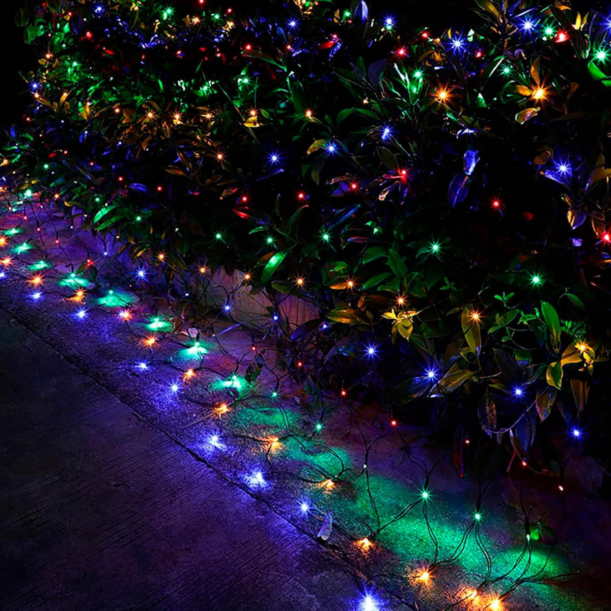 Garden Net Lights Battery Operated 4x6M 672LED Waterproof Net Mesh String Lights 8 Modes Fairy Lights for Indoor Outdoor Christmas Tree Bush Garden Backyard Décor